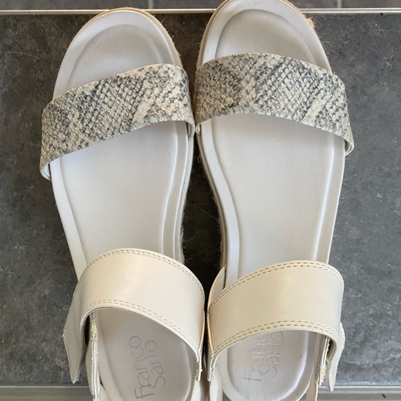 Franco Sarto suede beige flats size 9.5 - Picture 2 of 5